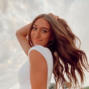 Meet your Posher, Danika